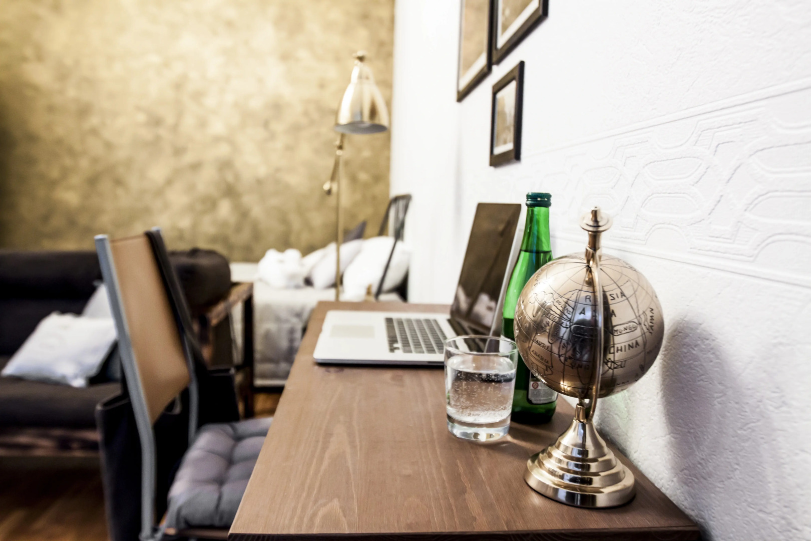 Апартаменты с эркером Александра Блока