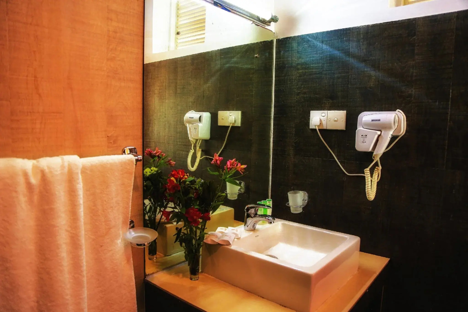 Отель Oak Ray Summer Hill Breeze