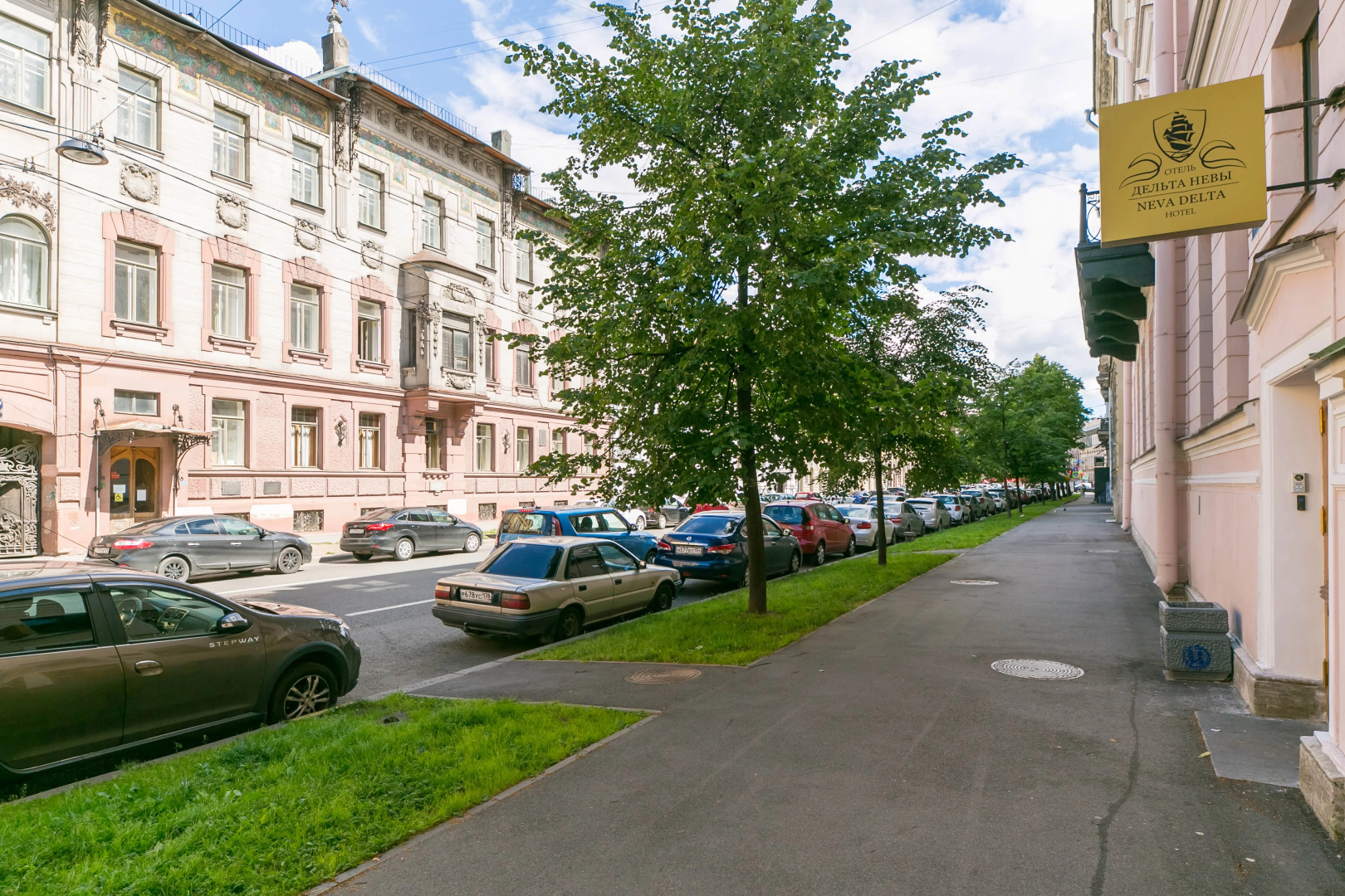 Отель Дельта Невы