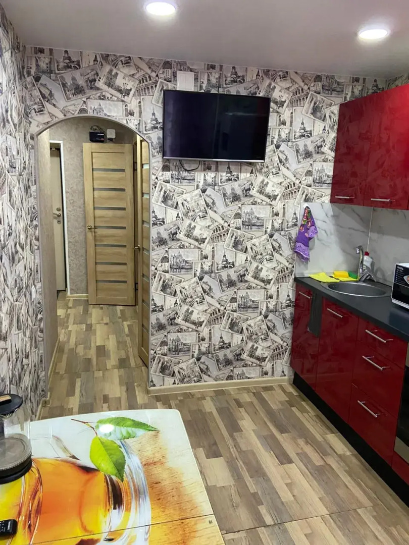 Квартира 2х-комнатная с  Хорошим Ремонтом