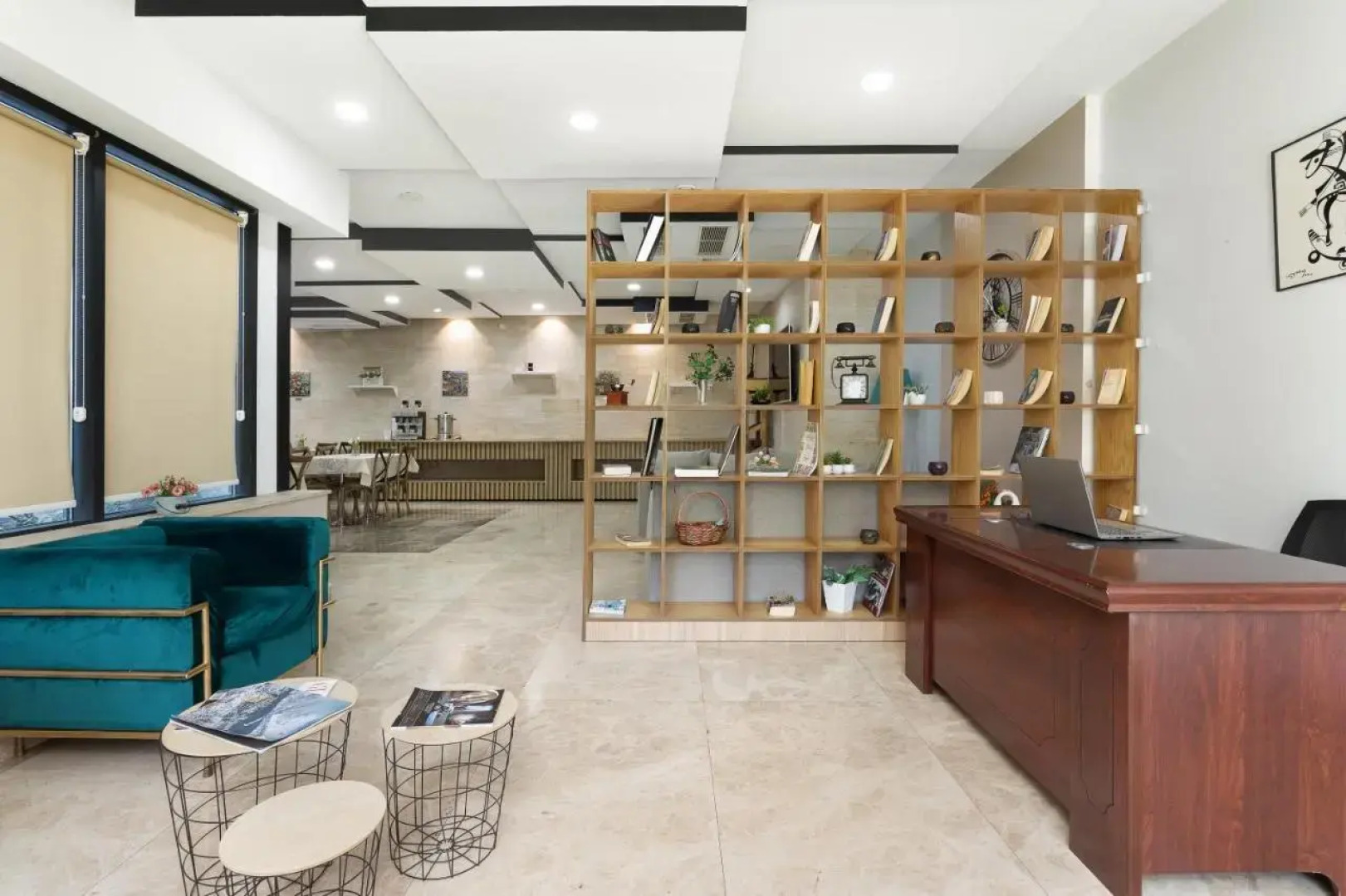 Отель Iveria Inn