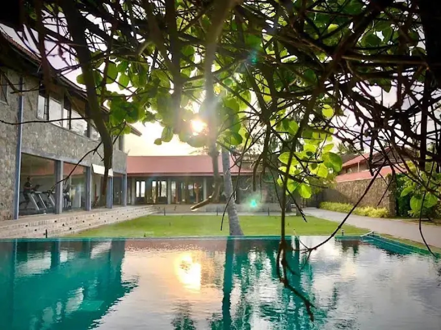 Отель Regenta Arie Lagoon Negombo