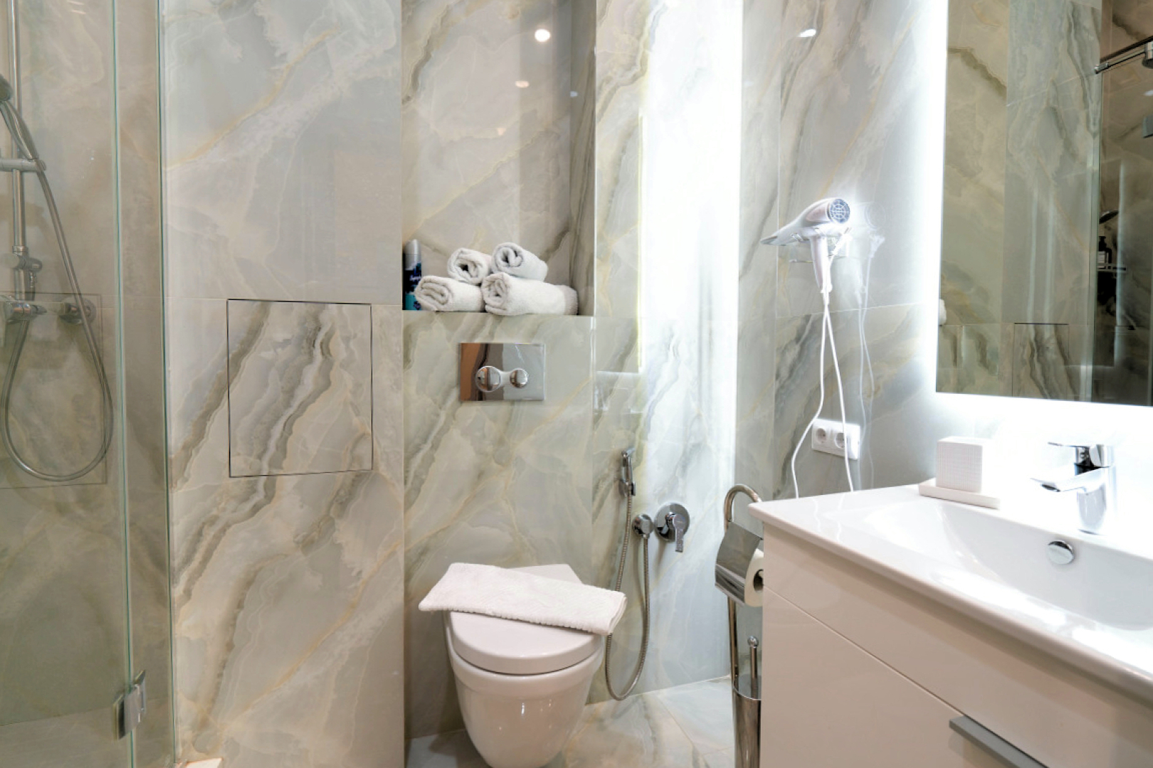 Апартаменты ПосуточноСочи.рф в центре Сочи