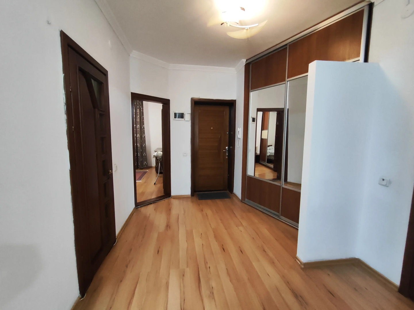 Апартаменты двухкомнатные уютные в самом центре Бишкека