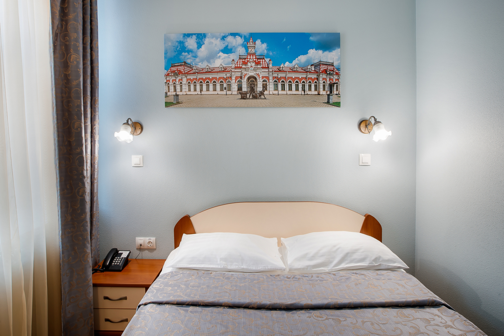 Отель Свердлова 27