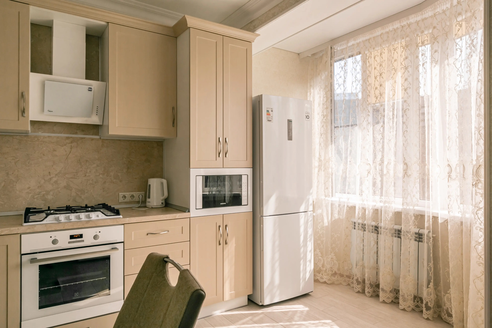 Апартаменты Лира от Ирины Савельевой + С красивым видом на Боргустанский хребет + У входа в верхний Курортный парк + Релакс 150%!