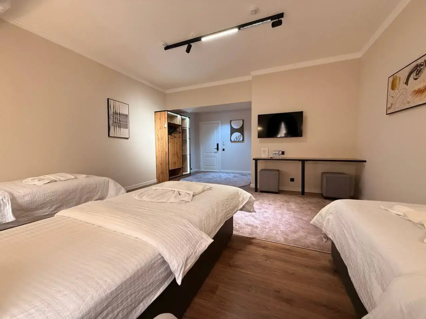 Отель Status Inn