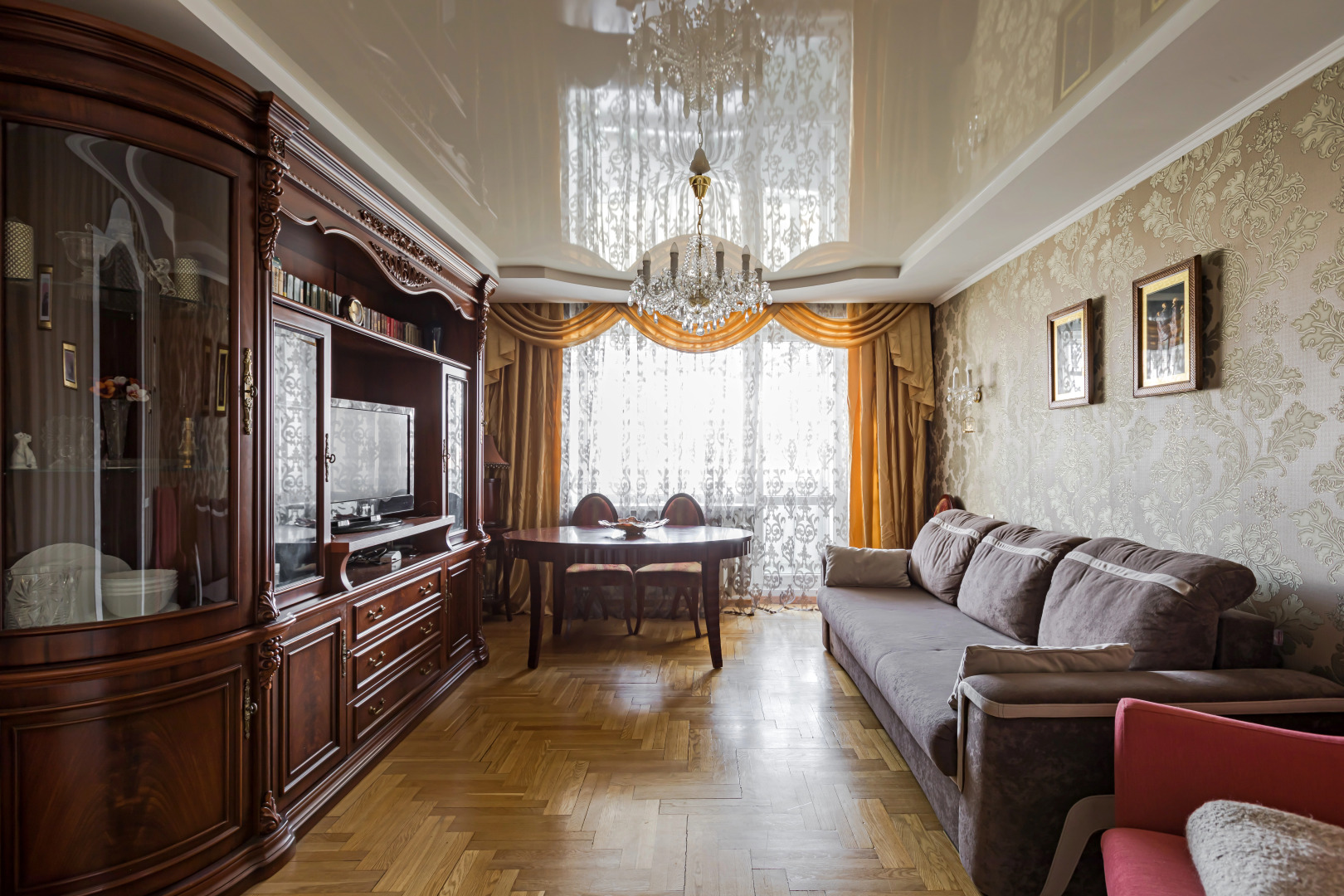 Квартира С тремя Комнатами и Кухней на Немиге