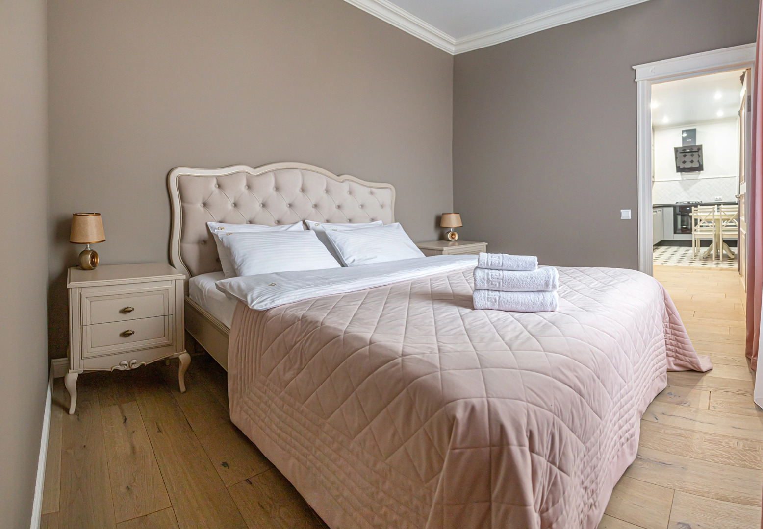 Апартаменты 3-комнатные HomeApart пр-т Независимости, 42