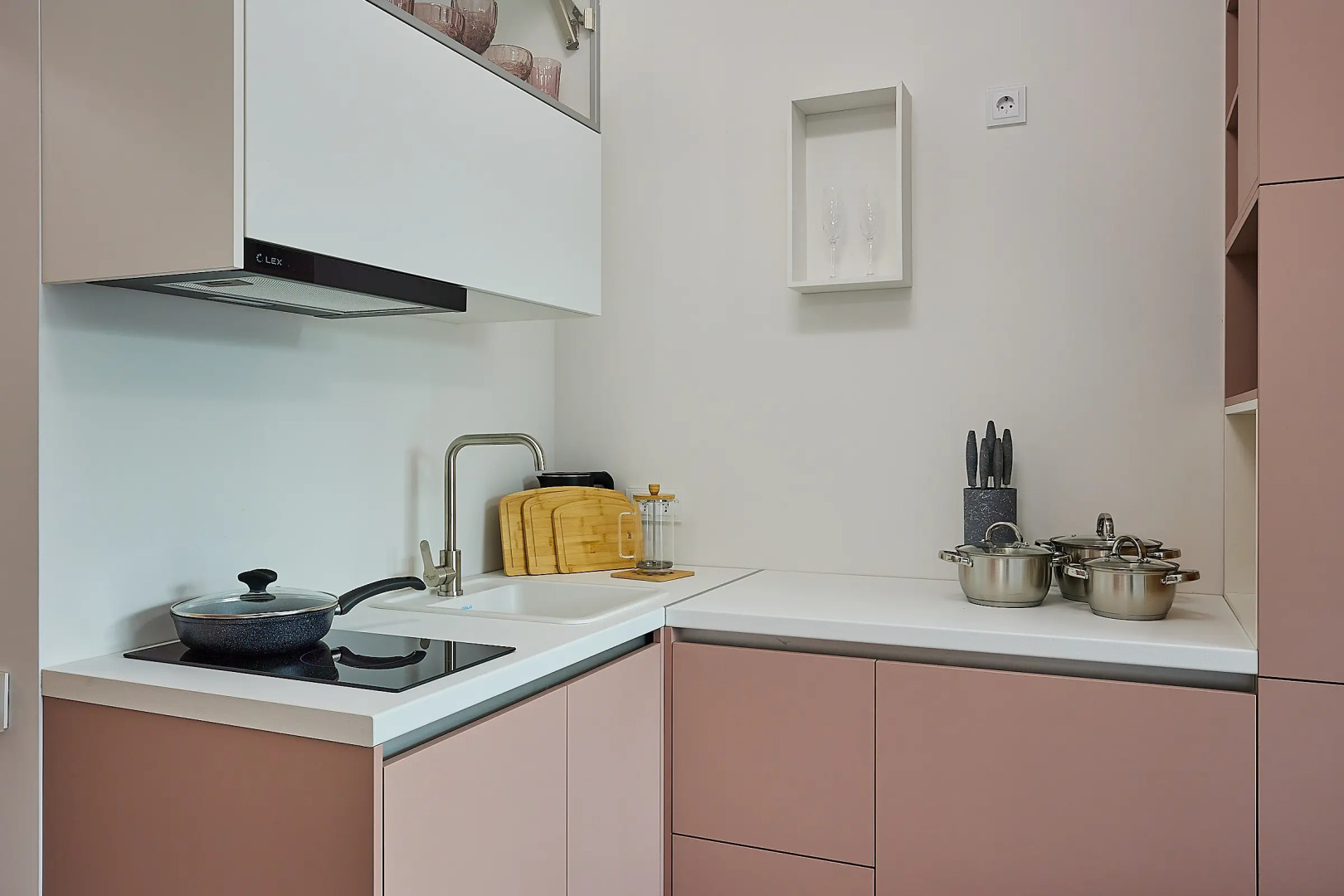 Апартаменты в доме с бассейном у Финского залива