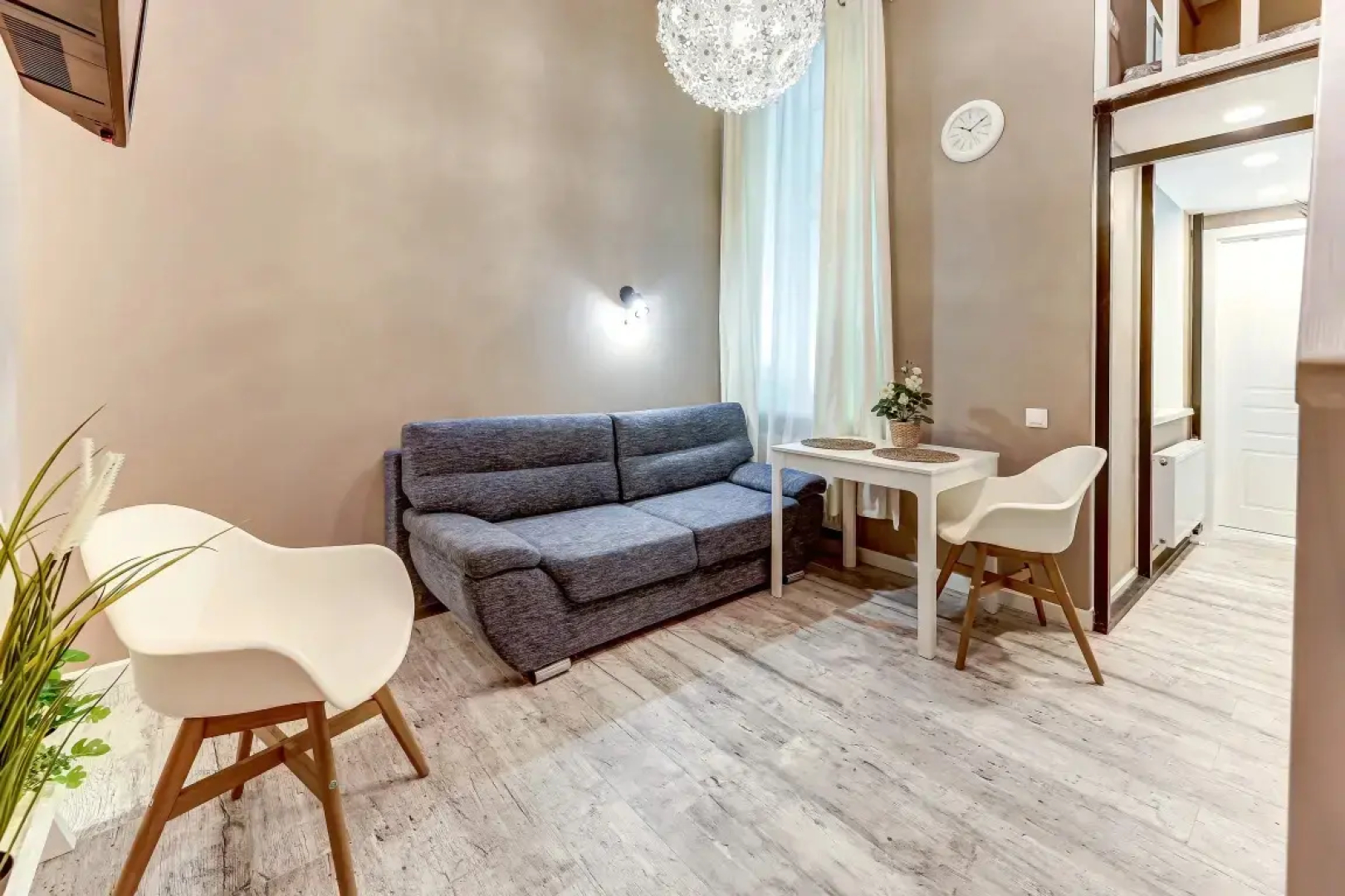Апартаменты SweetHome на Мойке 40