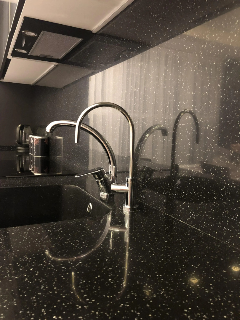 Квартира Просторная Студия с Панорамными Окнами в Центре