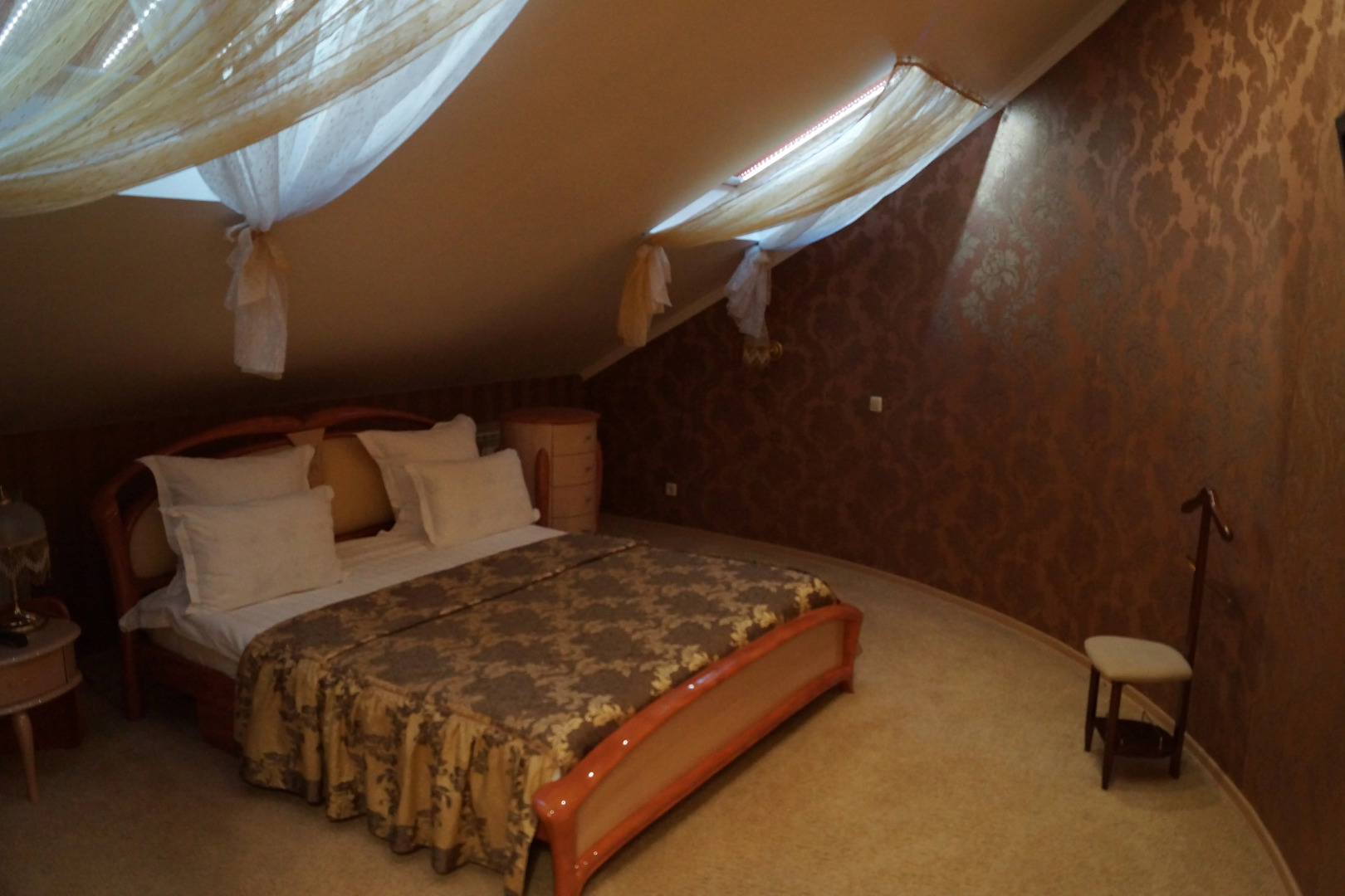 Отель Ренессанс