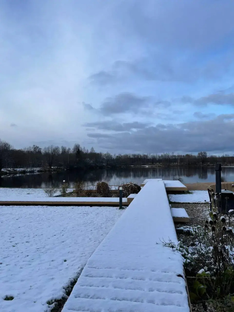 Частный дом Дом и Озеро