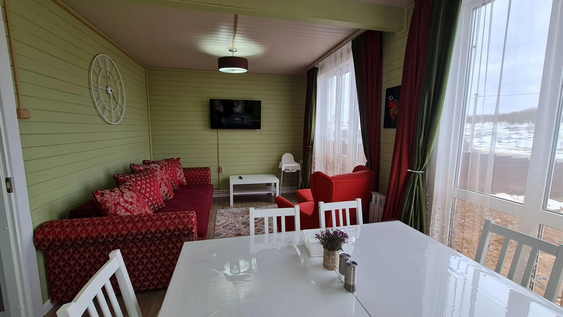 Частный Дом с Красным Залом