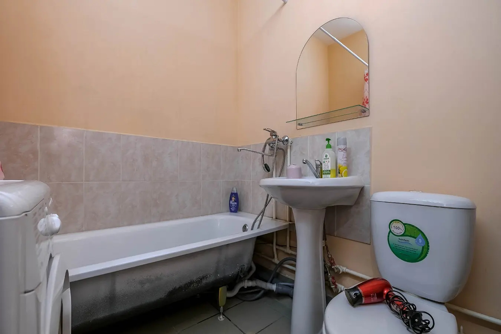 Квартира рядом с Мнтк им. Федорова и Ск Заря