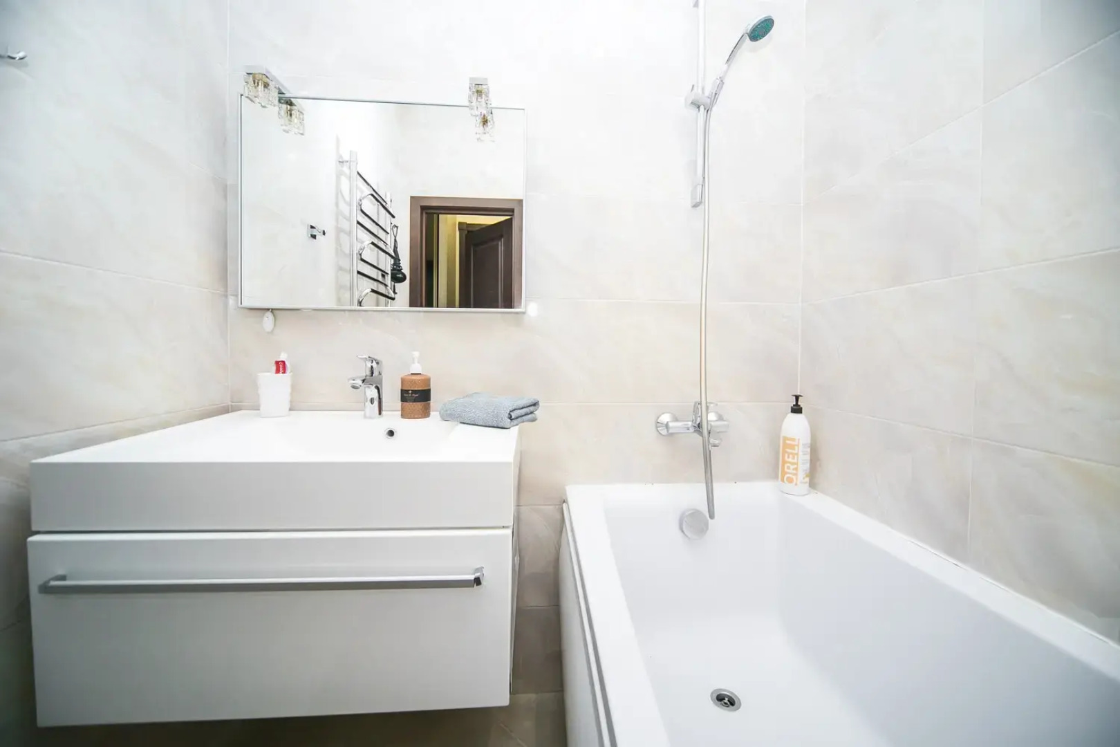 Апартаменты 2 комнатные Пр-т Независимости 28 Центр