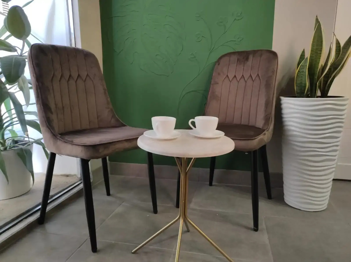 Отель Тихонов