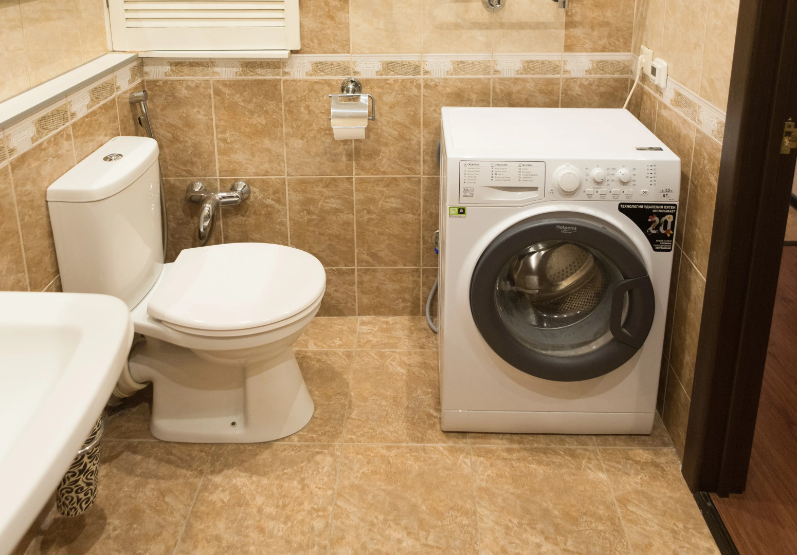 Bulvar 60-Letiya Pobedyi 10 Apartments