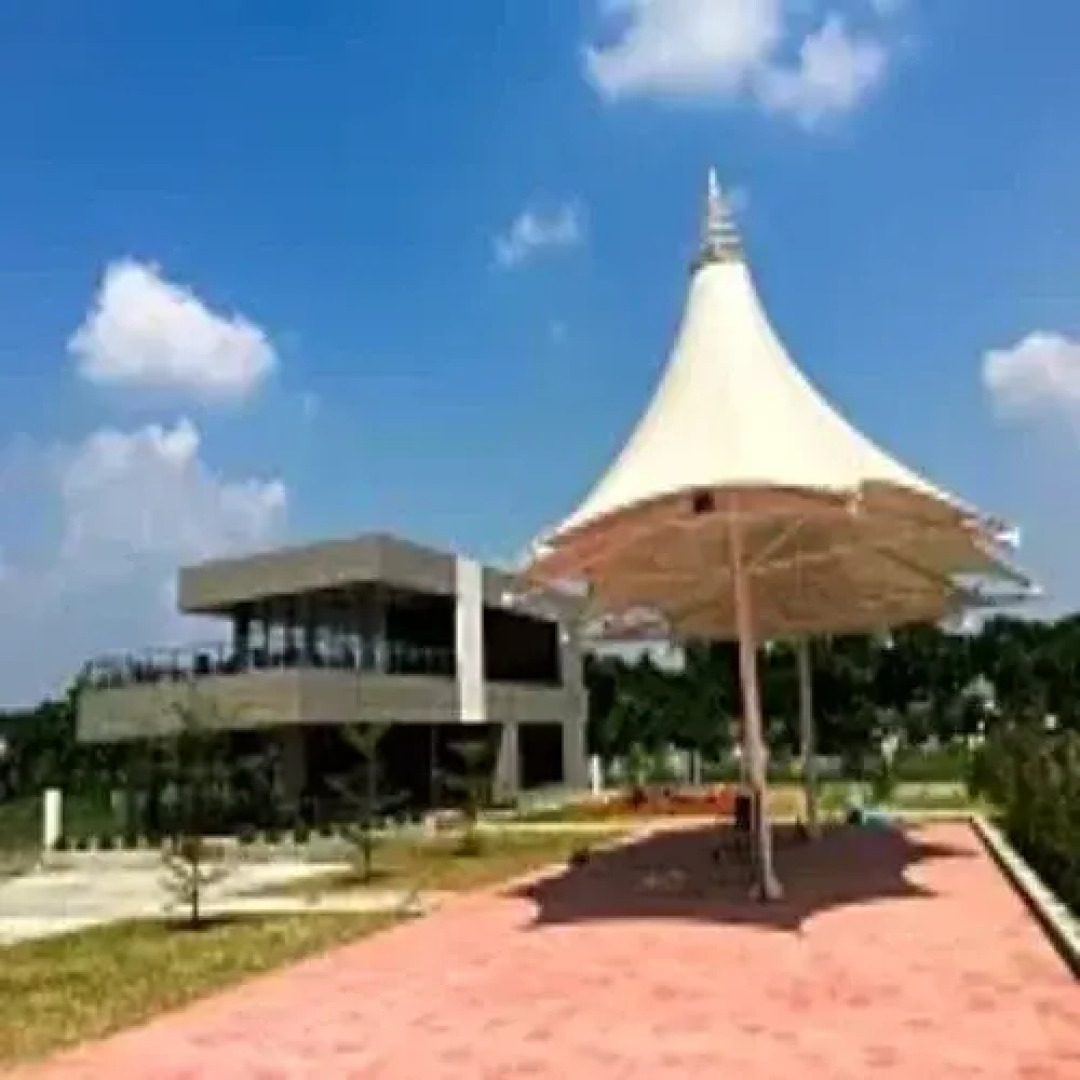 Отель Divine Centre Ltd