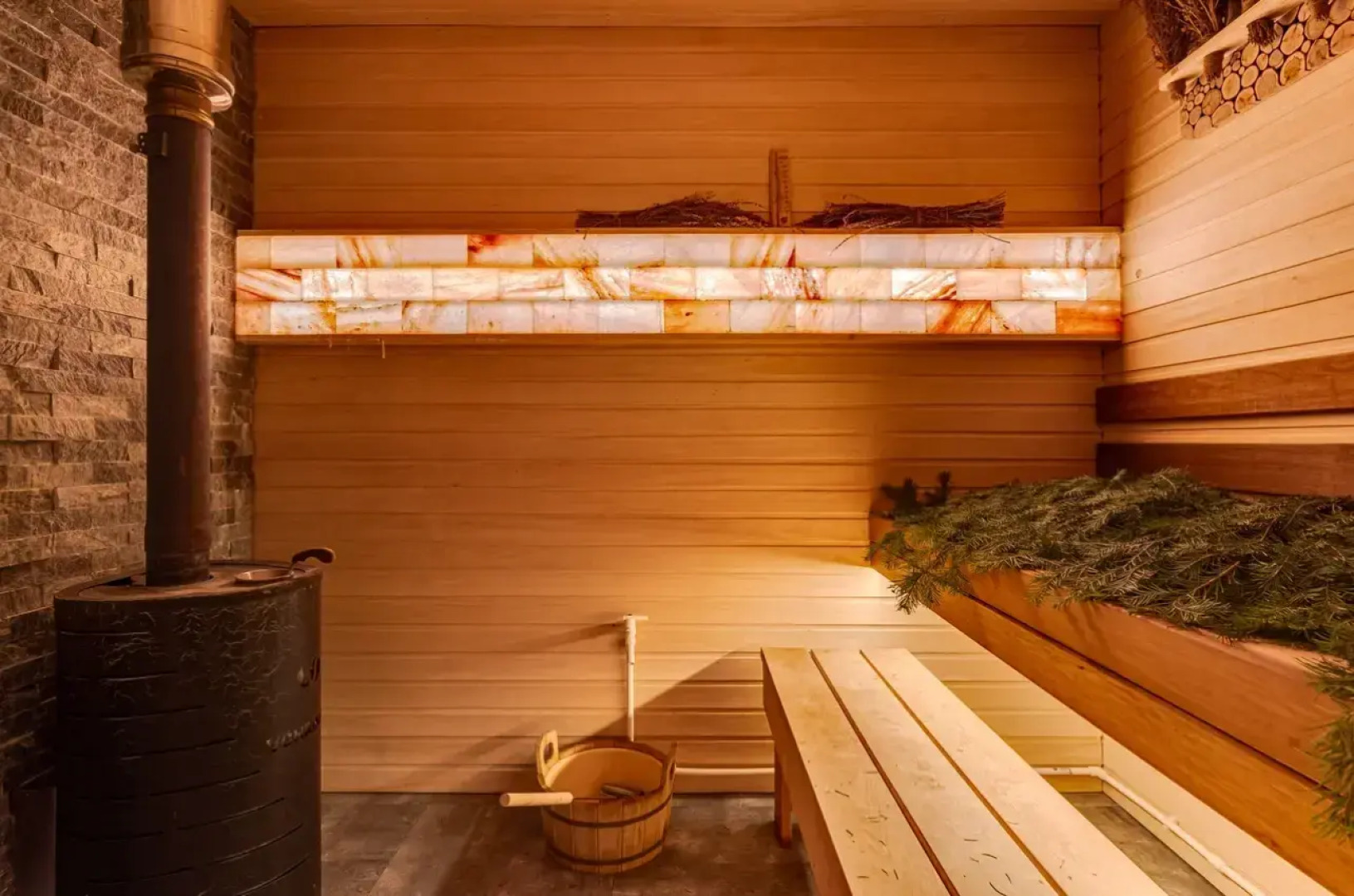 Частный дом Увеличенный А-фрейм Сад с баней и чаном