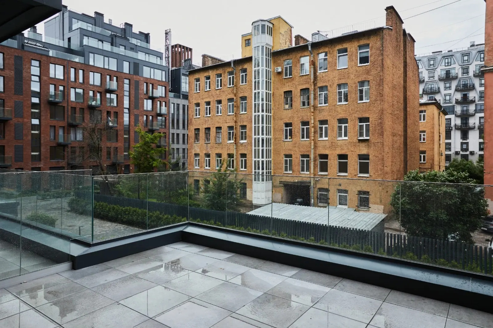 Квартира с террасой возле метро Горьковская