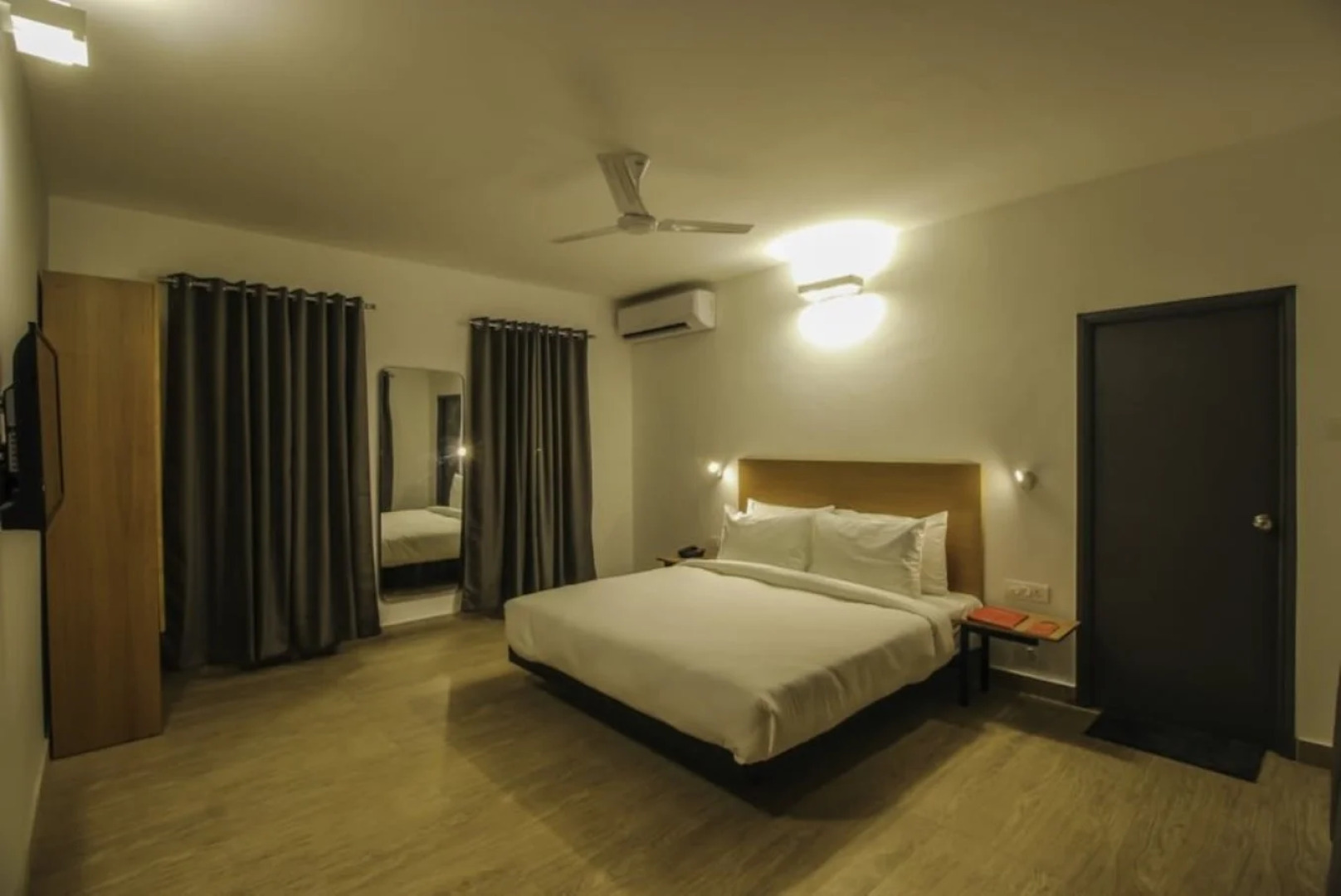 Отель Oceans 7 Ashwem