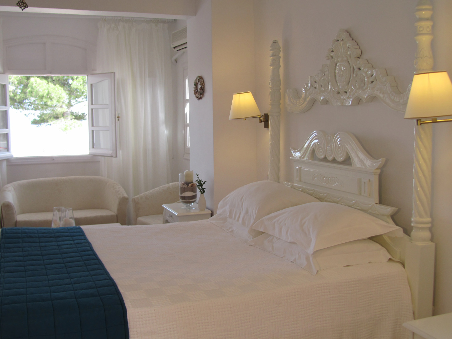 Отель Porto Scoutari Romantic Hotel & Suites