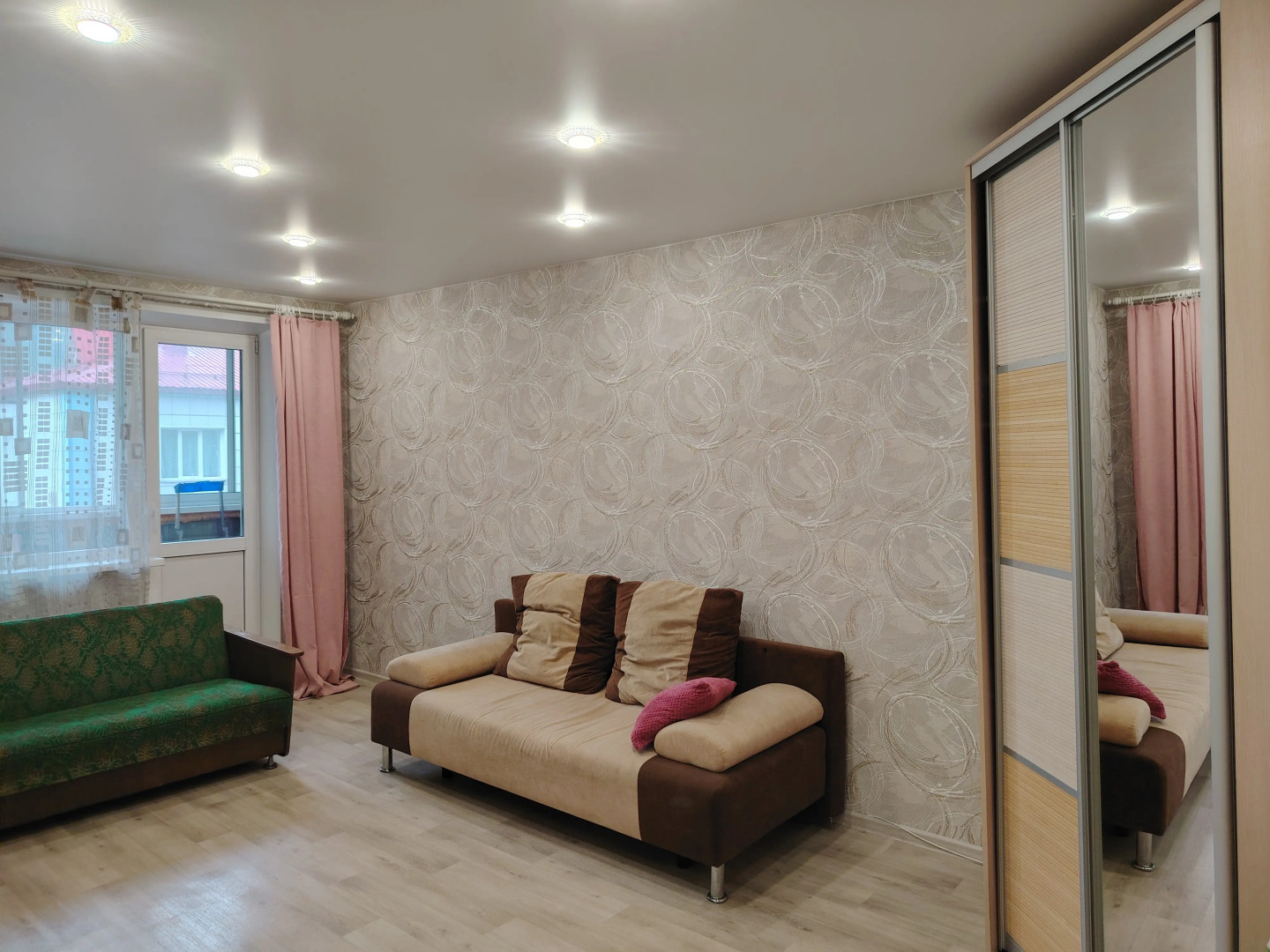 Квартира Двухкомнатная рядом с ЖД вокзалом