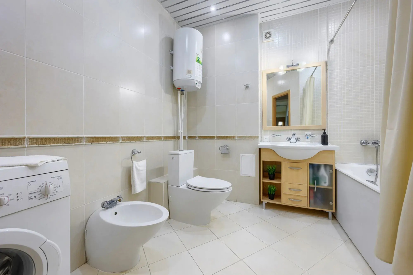 Трёхкомнатные апартаменты на Маршала Чуйкова