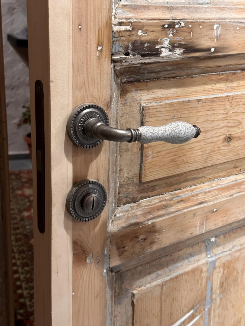 Частный дом гнѣздо с камином и двумя спальнями