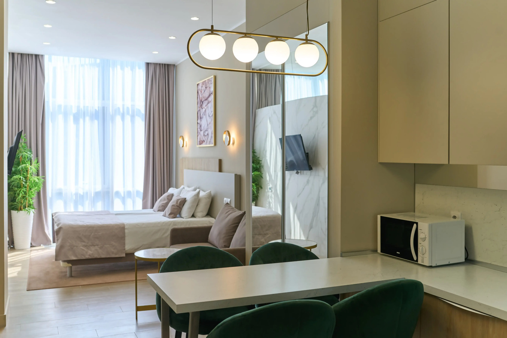 Mirror Residence Отель