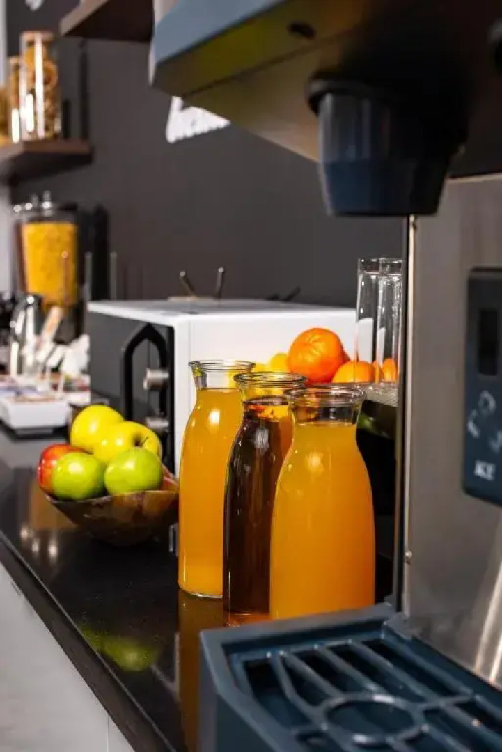 Отель Thomas Albert