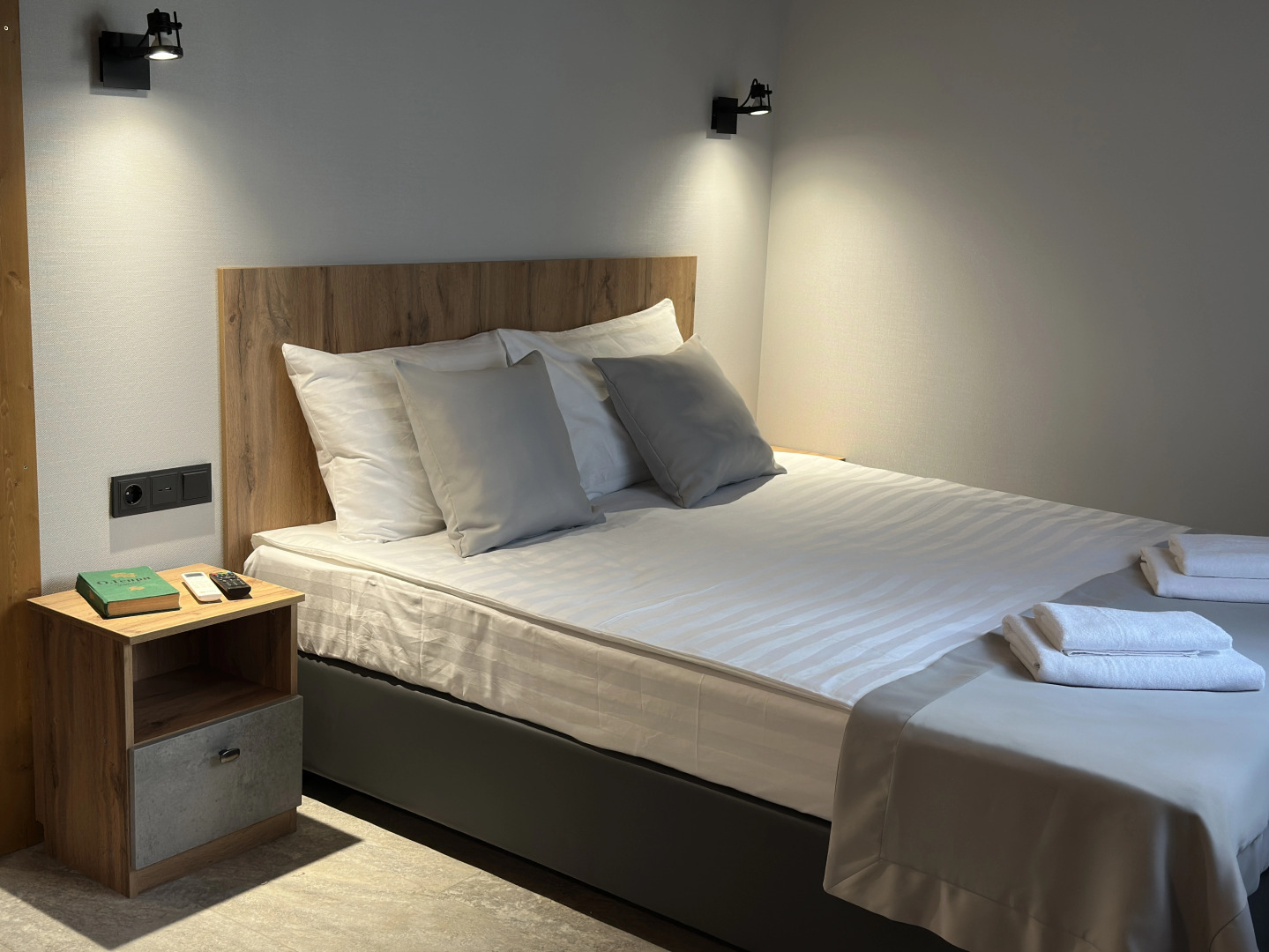 Отель Озеро