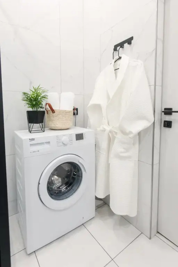 Апартаменты Улучшенные с Кроватью и Диваном в Историческом Центре 37м