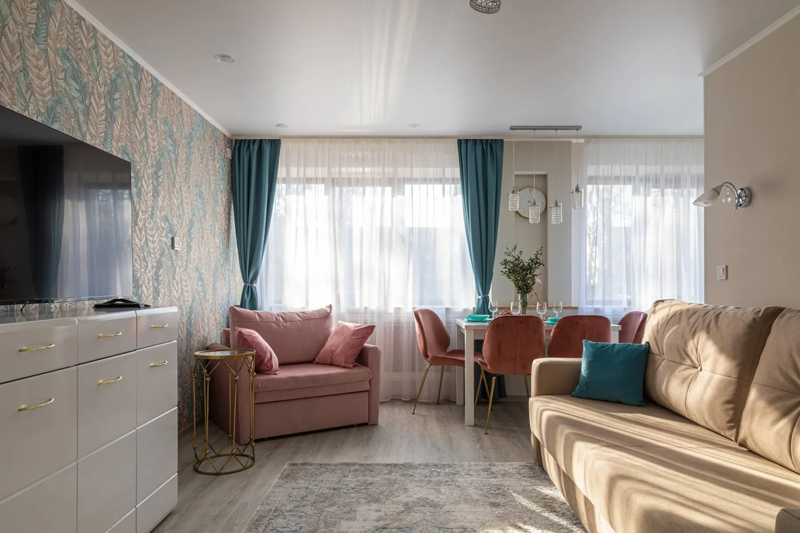 Апартаменты Kenig Holidays 2-к "Фламинго" в центре рядом с Южным вокзалом