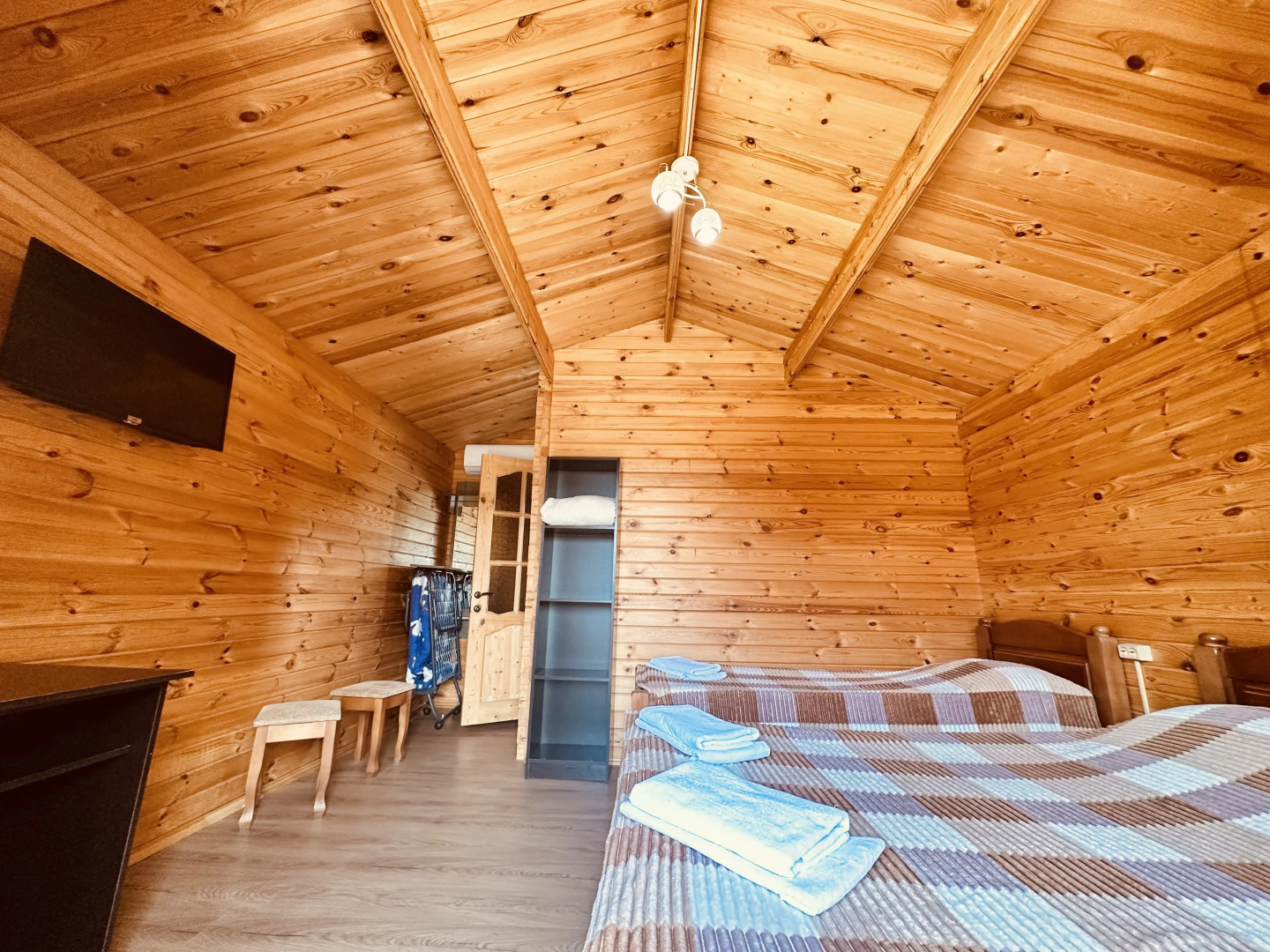 Гостевой Дом  Домики Набережная Виктория 100 м от моря