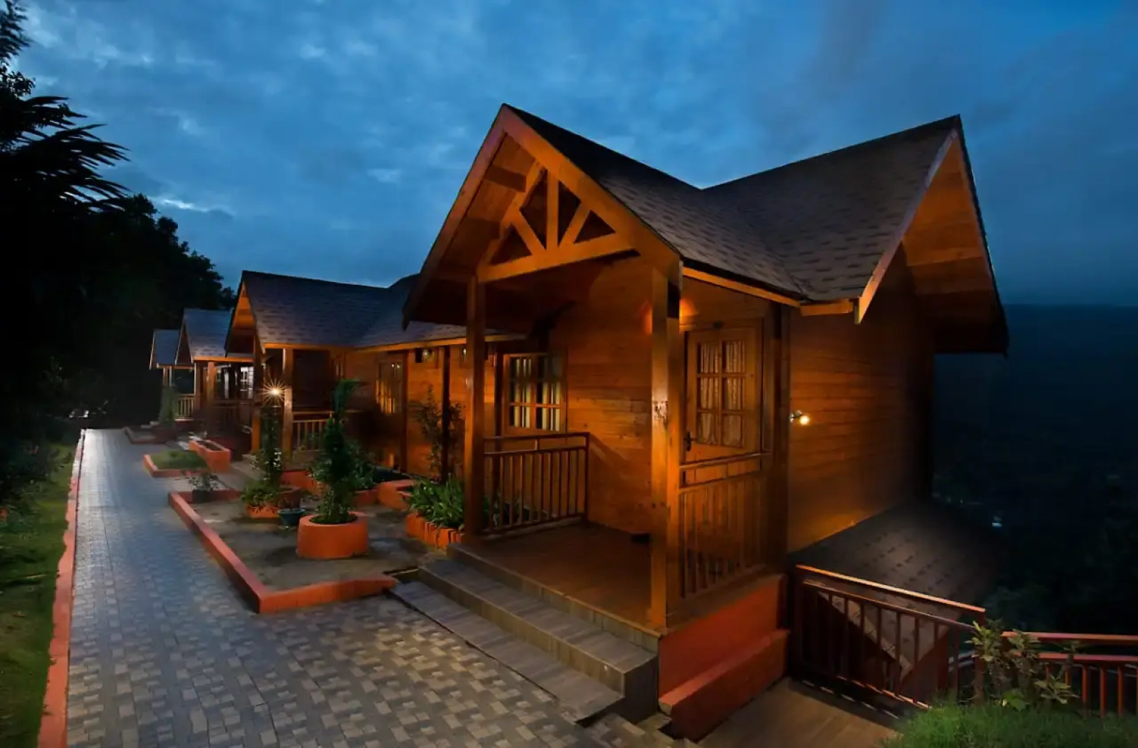 Отель Camellia and Elettaria the Twin Resorts