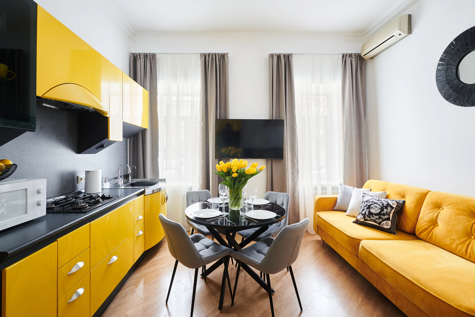 Квартира GM Apartments Яркая Трехкомнатная у Красной Площади