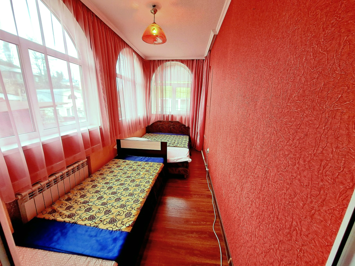 Квартира двухкомнатная на втором этаже