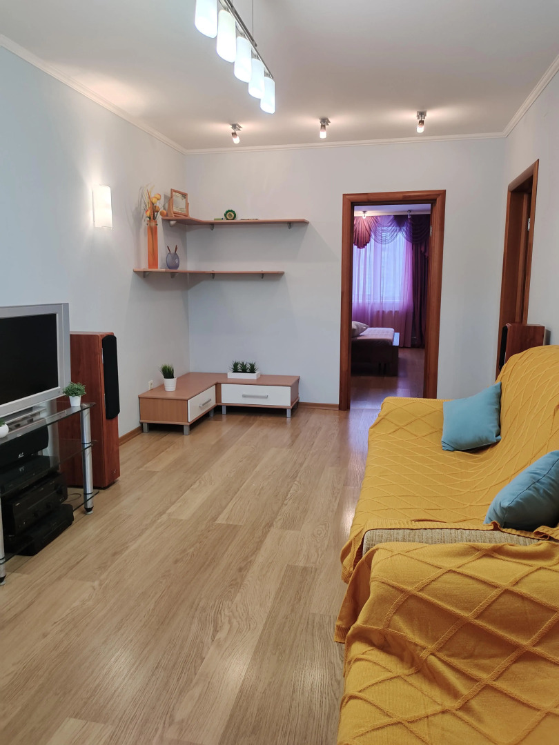 Квартира на Бикбая 23/2. Просторные трёхкомнатные апартаменты на 6 гостей.