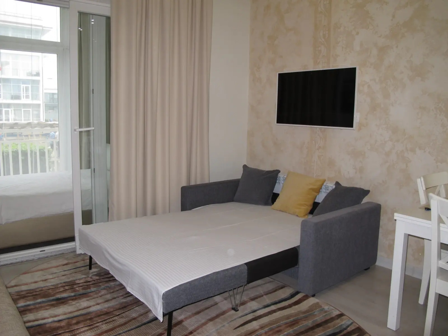 Апартаменты бульвар Надежд 6/2