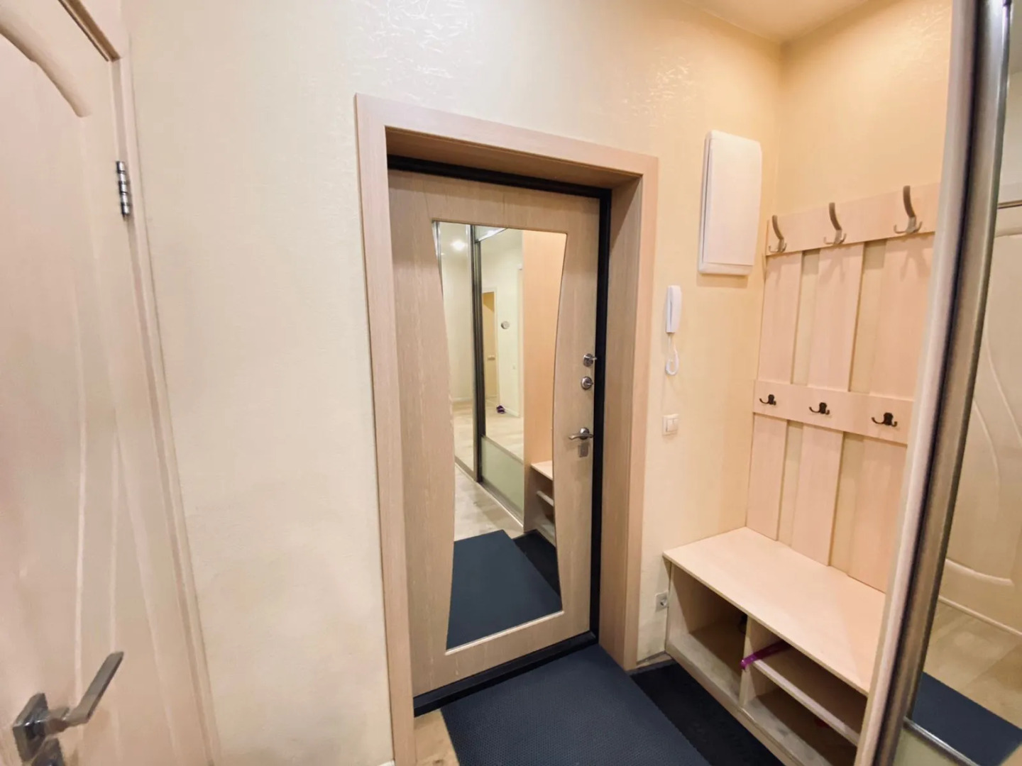 Апартаменты 3х комнатная квартира возле метро