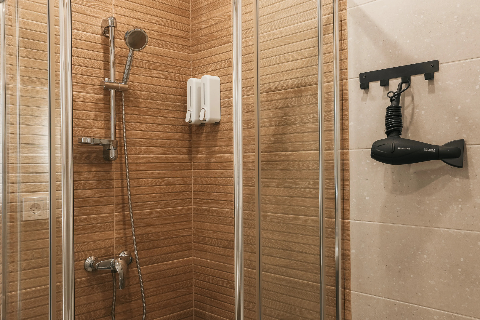 Апартаменты Санторини возле Аэропорта на 2 Гостей