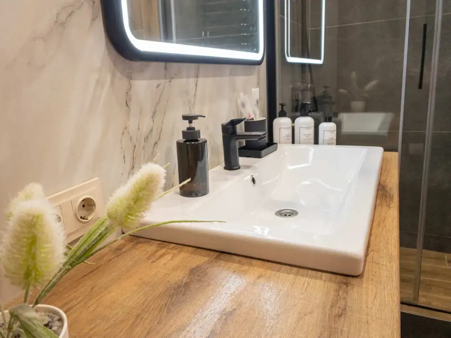 Апартаменты с Видом на Волгу 196