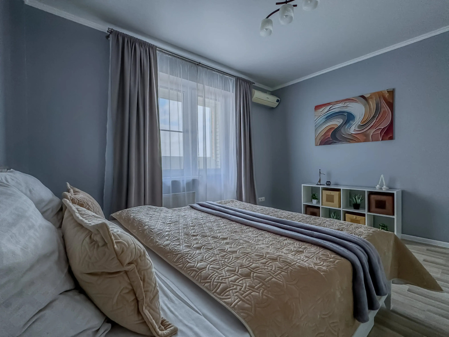 Квартира Green FOX в новом доме с отдельной кухней