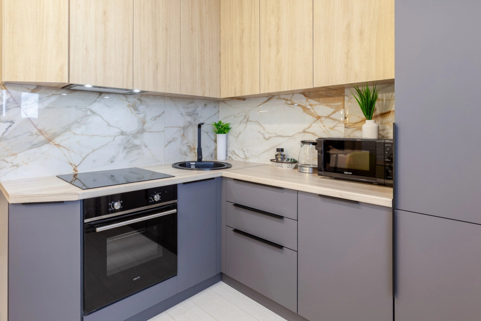 Апартаменты Уютные Апарты RentPlaza 1 с Красивым Видом