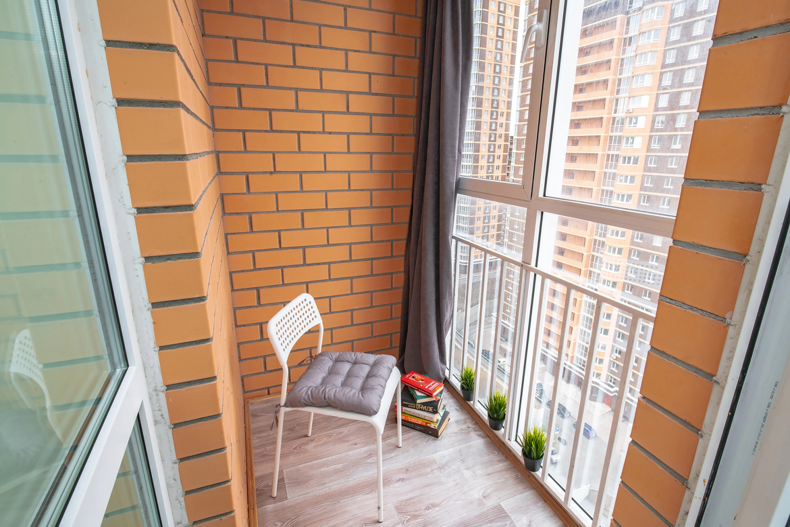 Апартаменты  TopHouse на Нейбута 6 студия