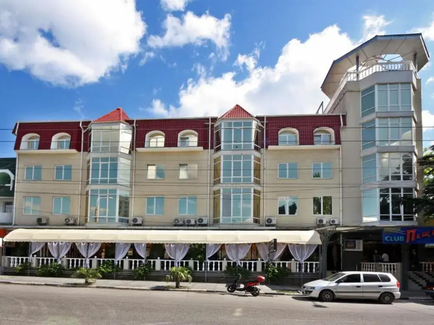 Отель Пещера