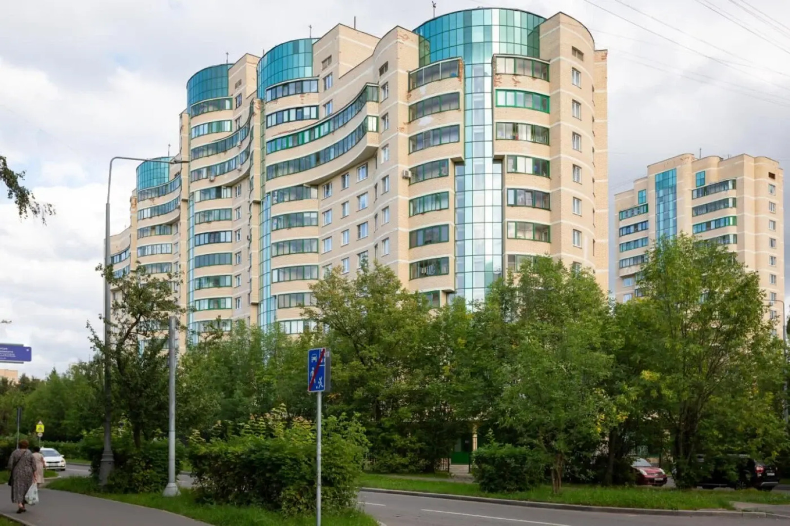 Апартаменты 2 комнатные с балконом в центре города, рядом Парк Победы